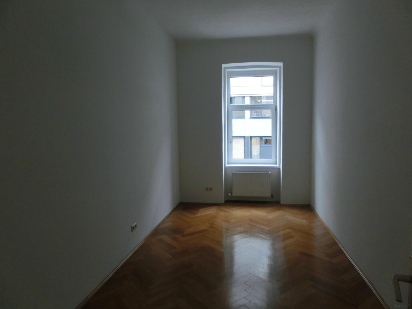 Zimmer 2 straßenseitig