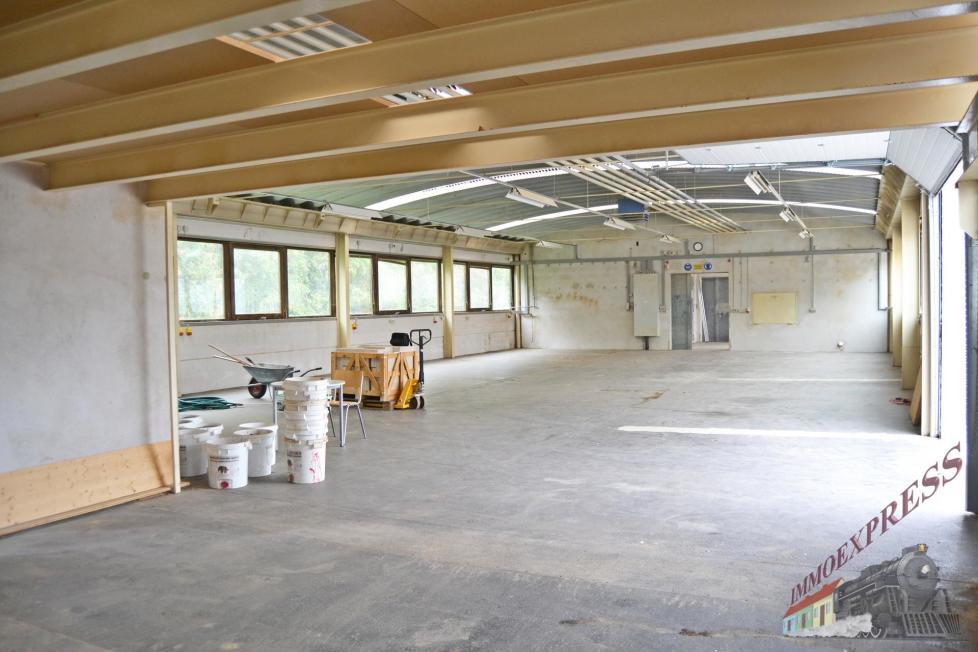 Sehr gut gelegene Halle in Schwadorf für Werkstatt bzw. KFZ geeignet zu mieten - 12 Autominuten von Wien entfernt