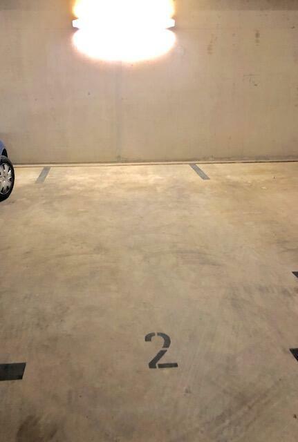 Tiefgarage mit Funkfernbedienung - ab sofort zu vermieten.