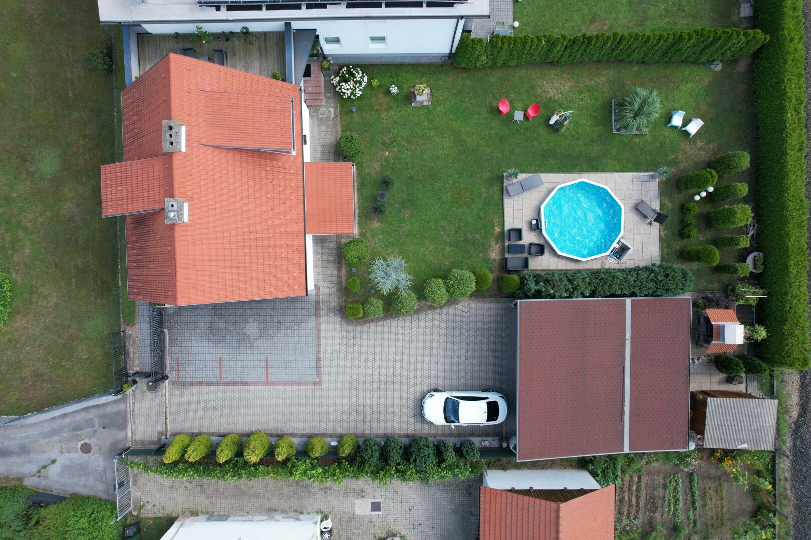Einfamilienhaus inkl. Mietshaus mit 4 vermieteten Wohneinheiten! /  / 8053 Graz / Bild 0