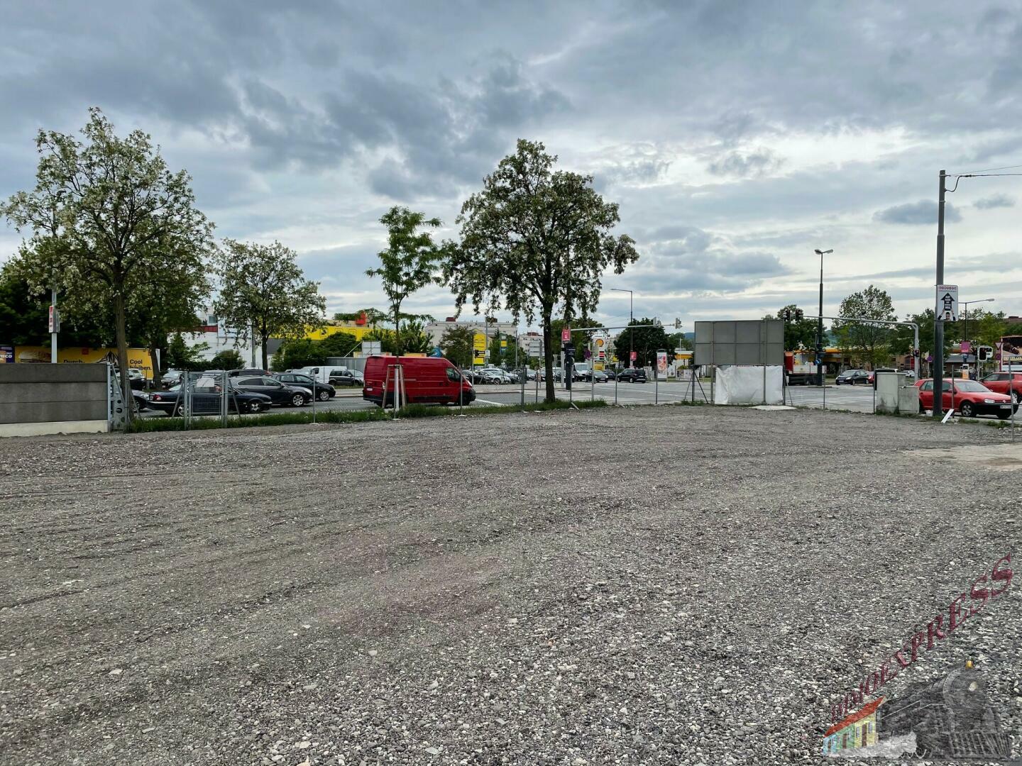 TOP-AUTOPLATZ MIT CA. 2.050 m² + BÜROCONTAINER – AUSGEZEICHNETE FREQUENZLAGE IN 1210 WIEN Leopoldauer Straße 48–52, 1210 Wien