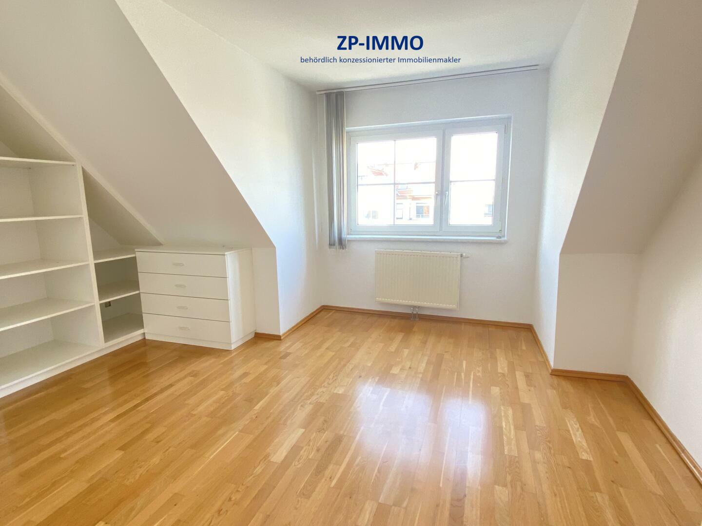 Dachgescho�wohnung bei der U6 Siebenhirten !