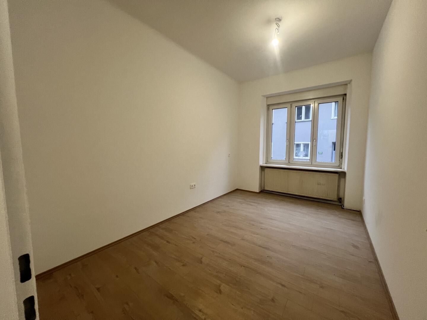 Sanierte 3 Zimmer Wohnung und extra Küche, Nähe Hauptbahnhof ab 01.02.2027++Videorundgang++