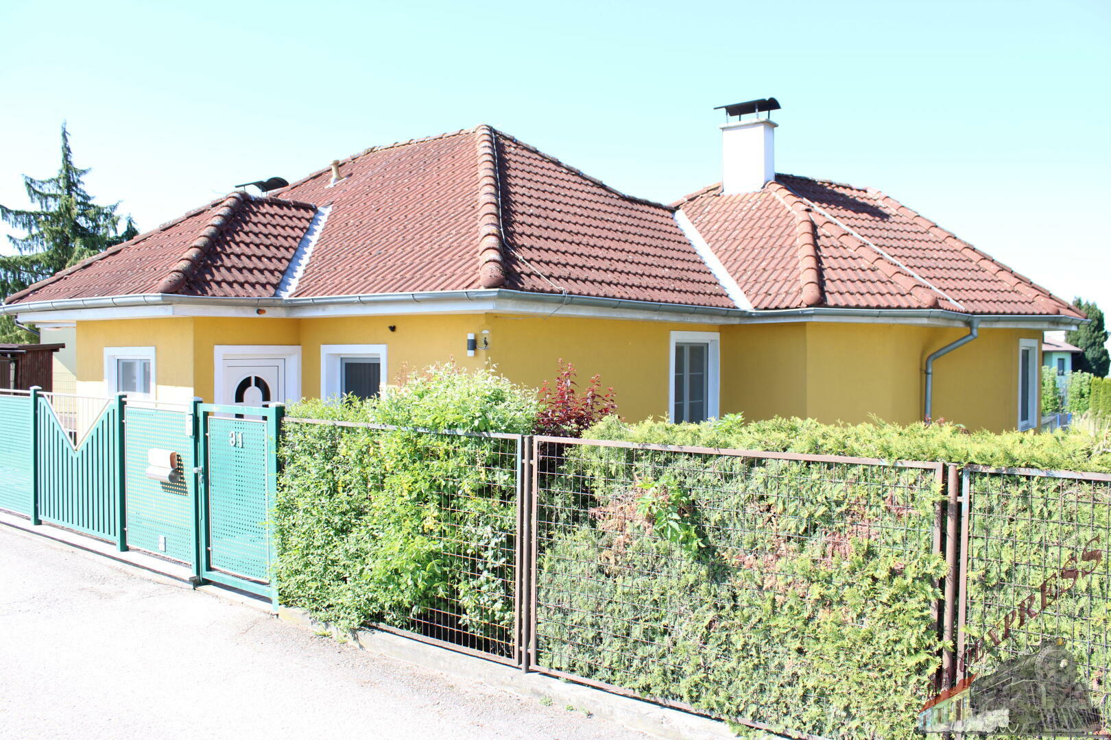 Traumhaftes gelegenes Einfamilienhaus mit direktem Seezugang -  Anschluss am öffentlichen Kanalnetz Ende 2026