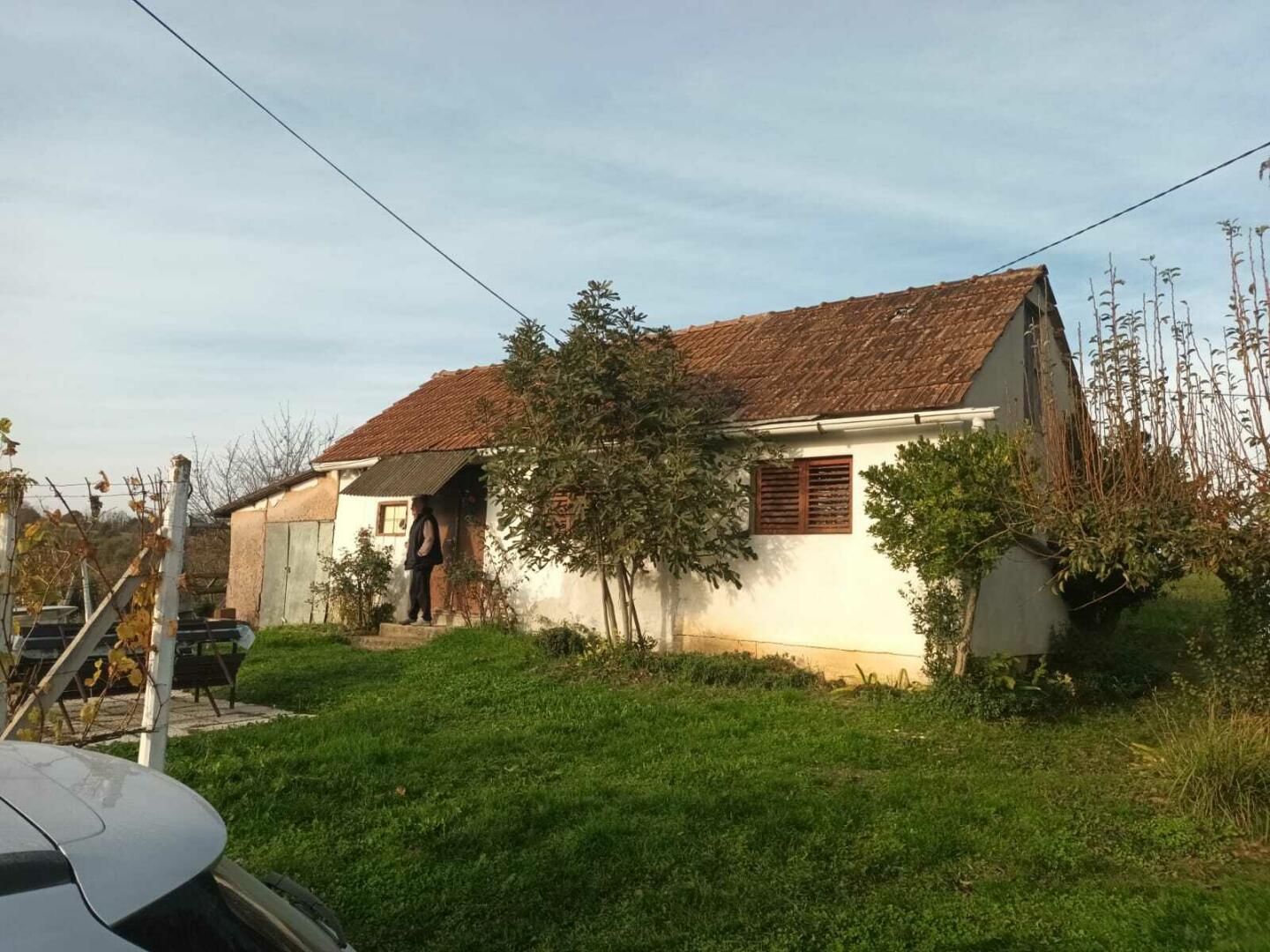 Zentral Kroatien: Kleines Anwesen in sehr ruhiger grüner Naturlage