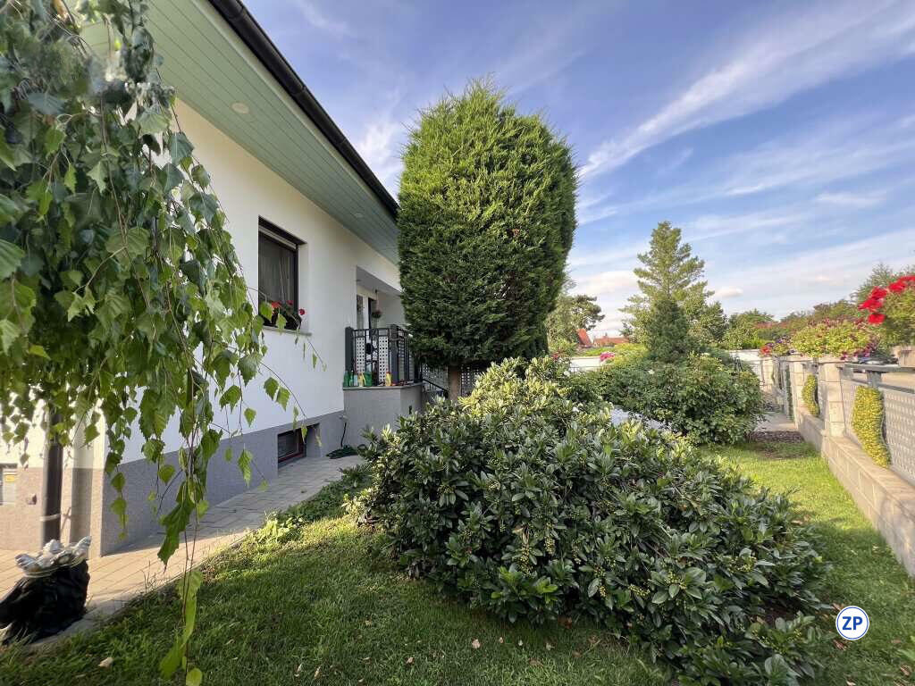 Traumhaus mit Pool und zwei Garagenstellpltzen ! /  / 2603 Felixdorf / Bild 14