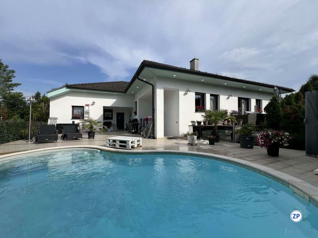 Traumhaus mit Pool und zwei Garagenstellpltzen ! /  / 2603 Felixdorf / Bild 10