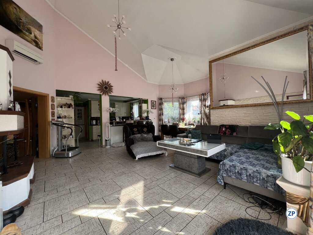Traumhaus mit Pool und zwei Garagenstellpltzen ! /  / 2603 Felixdorf / Bild 0
