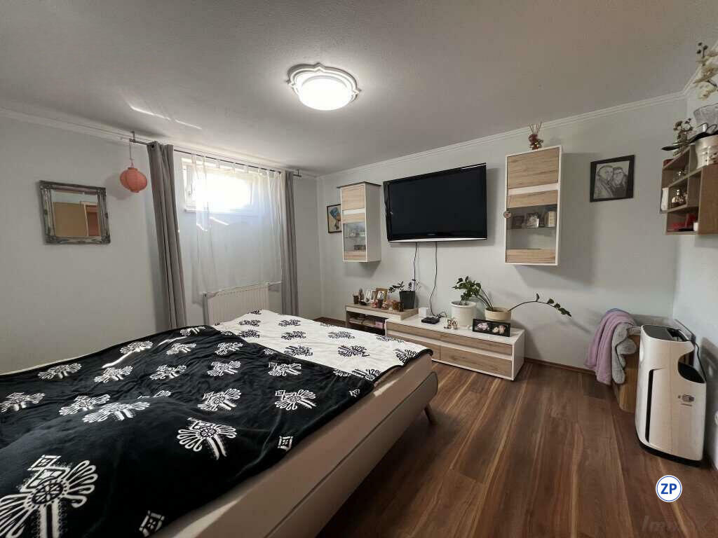 Traumhaus mit Pool und zwei Garagenstellpltzen ! /  / 2603 Felixdorf / Bild 5