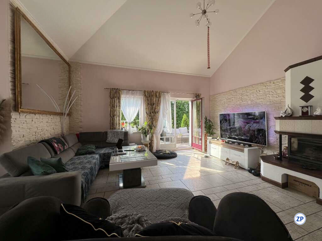 Traumhaus mit Pool und zwei Garagenstellpltzen ! /  / 2603 Felixdorf / Bild 9
