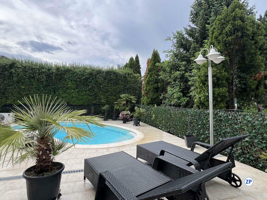 Traumhaus mit Pool und zwei Garagenstellpltzen ! /  / 2603 Felixdorf / Bild 4