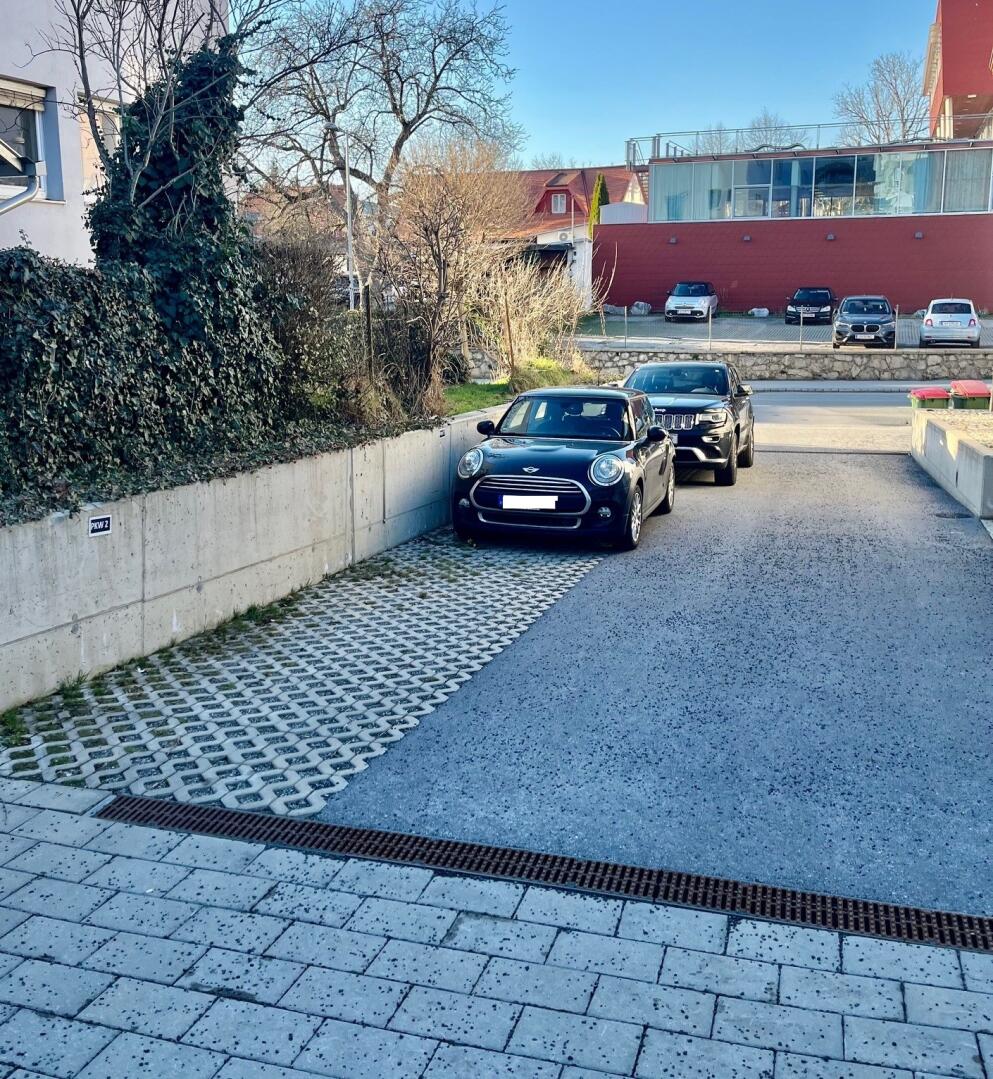 1 Parkplatz, Waltendorfer Hauptstraße, Nähe Volksschule