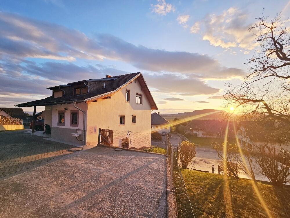 **Traumhaftes Mehrfamilienhaus im Grünen ? Landleben pur!**