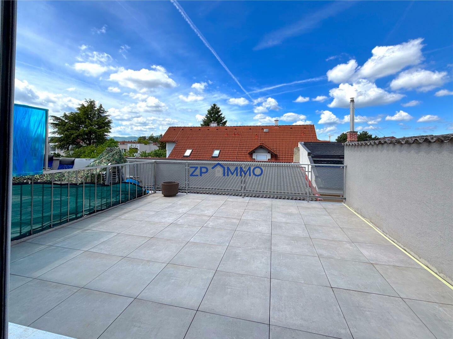 Generalsanierte 2 Zimmerwohnung mit 30 m² Terrasse