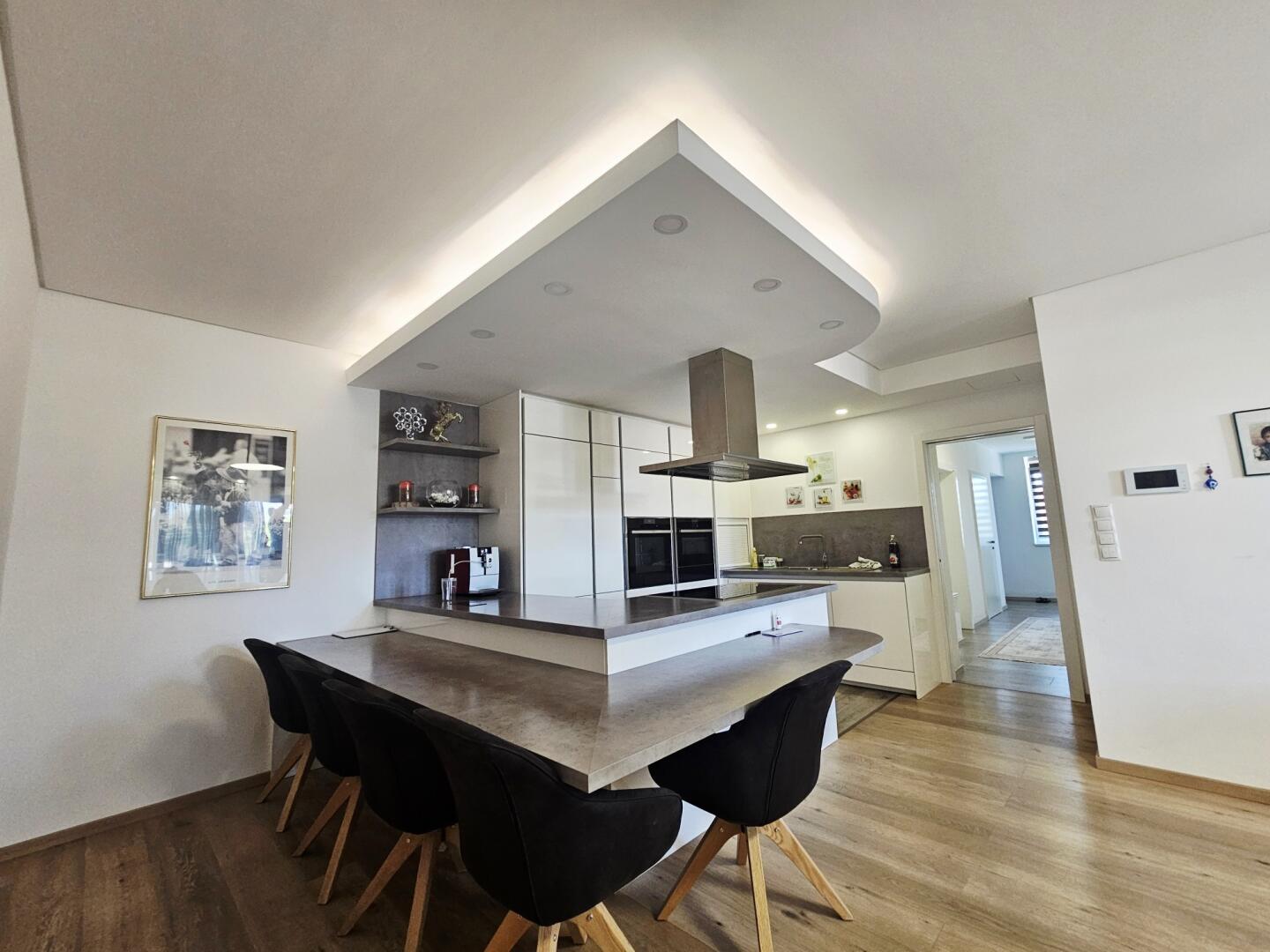 Moderne & vielseitige 4-Zimmer-Wohnung mit grozgiger Terrasse, Eigengarten und Bro-Keller /  / 8053 Graz,16.Bez.:Stragang / Bild 4