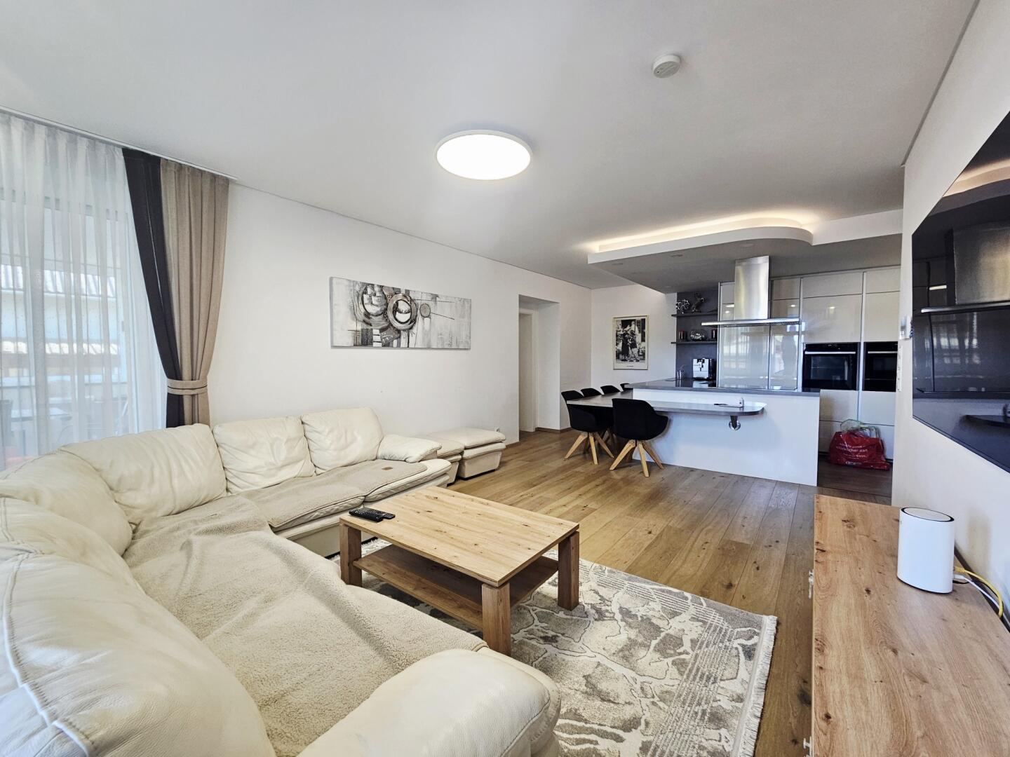 Moderne & vielseitige 4-Zimmer-Wohnung mit grozgiger Terrasse, Eigengarten und Bro-Keller /  / 8053 Graz,16.Bez.:Stragang / Bild 3