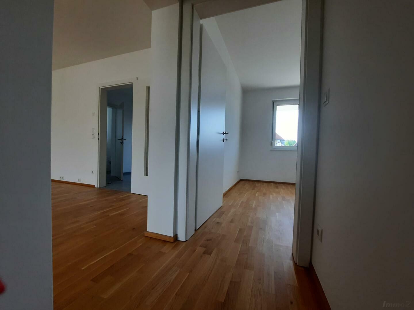Blick Zimmer Kochbereich