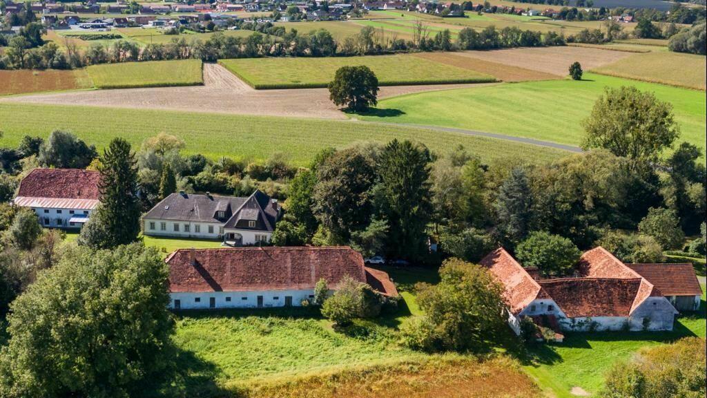 Feldbach - Historisches Mühlen Anwesen mit 22ha Feldern und Wald | Feldbach – Historic Mill Estate with 22ha extensive grounds