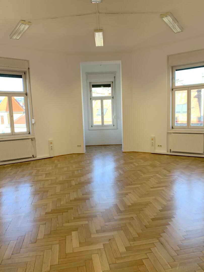 Großzügiges Top-Altbaubüro nächst  Geidorfplatz   mit  Parkplätzen