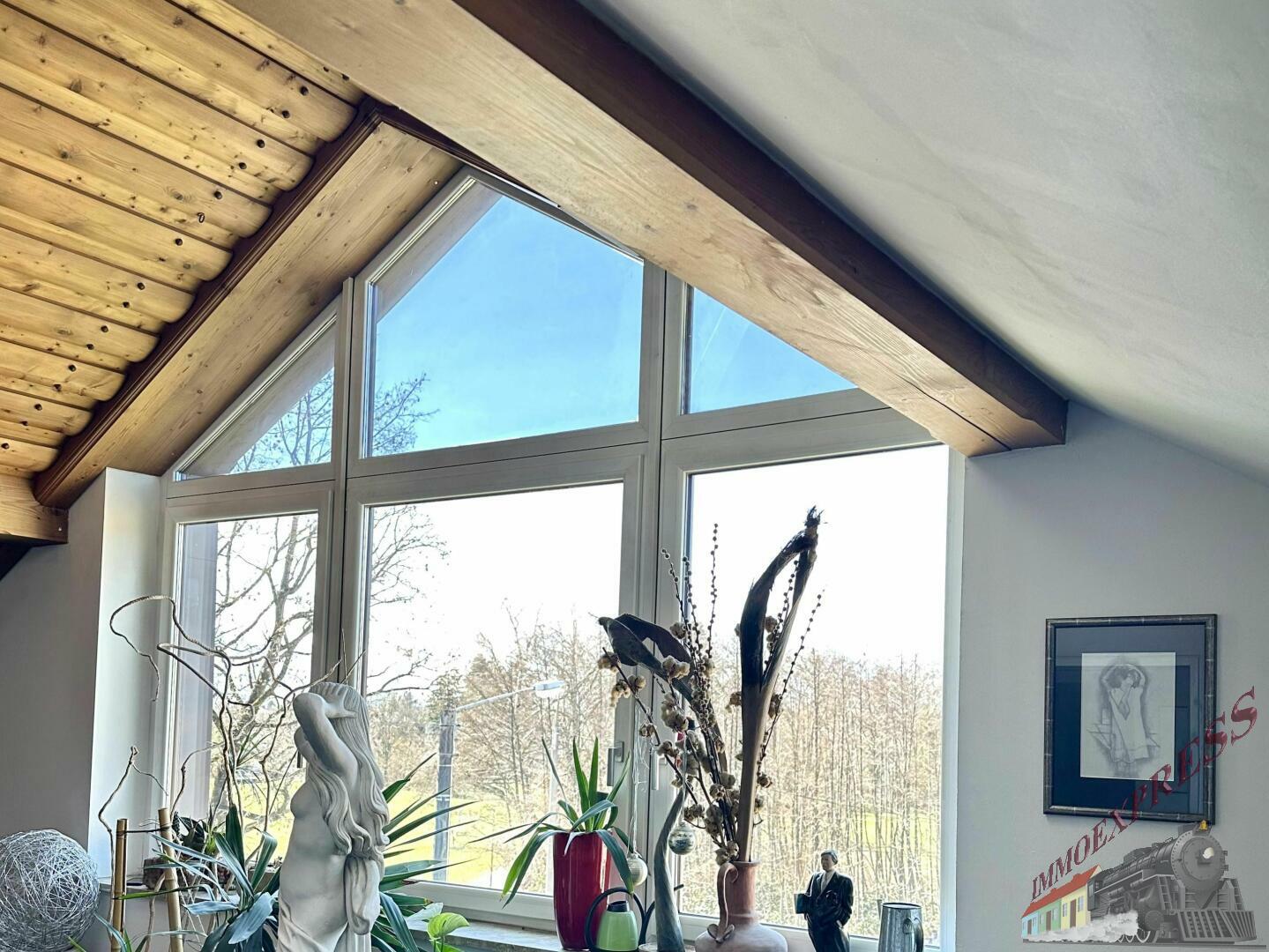 Liebevolle 2 Zimmer- oder Atelierwhg. - DG - Salzburgblick - gemauerter Kaminofen - Sichtdachstuhl
