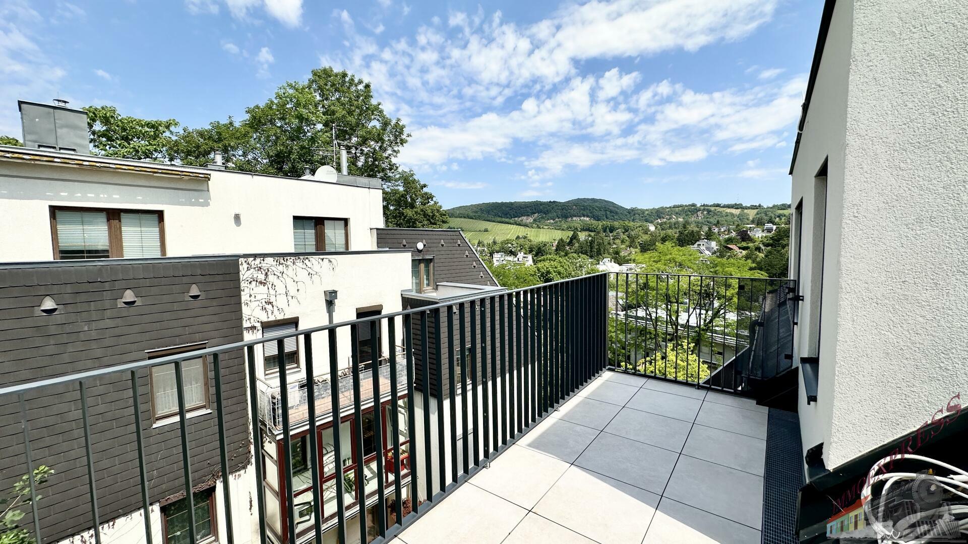 Traumhafte Dachgeschosswohnung mit perfekter Raumaufteilung – 4-Zimmer-Wohnung mit 17 m² Terrasse, Erstbezug, luxuriöser Neubau mit erstklassiger Ausstattung & Garage