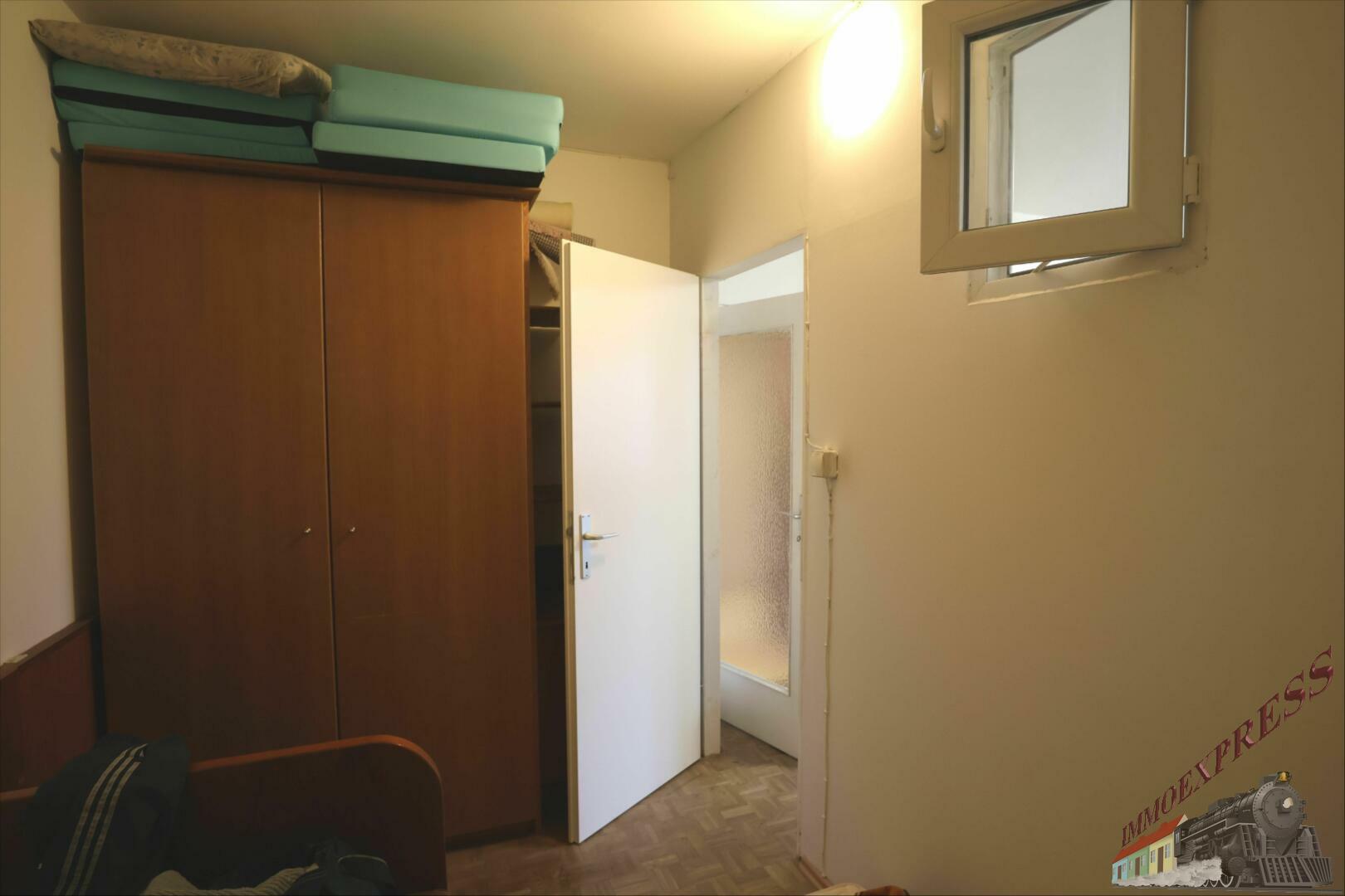 Schlafzimmer (in Wohnzimmer)