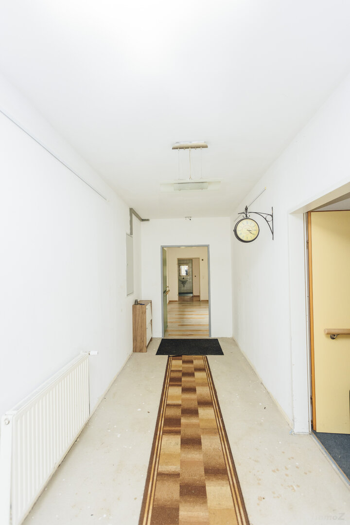 W1 Heim, Flur