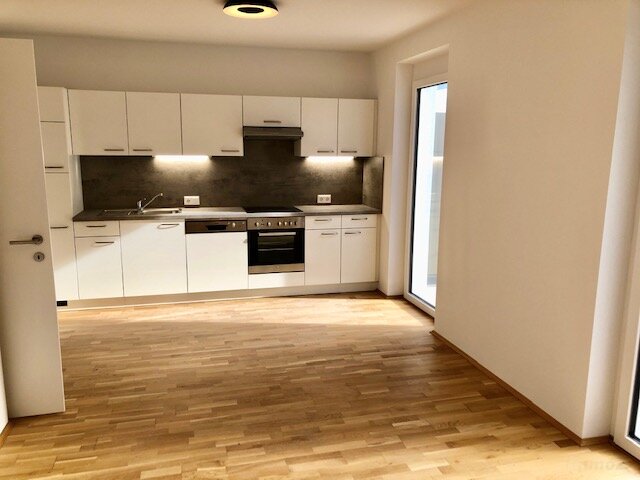 vermietet bis 05/2033: 2 Zimmer Wohnung im obersten OG  mit 1 TG Platz-Der Kaufpreis ist exkl. 20 % Mwst.