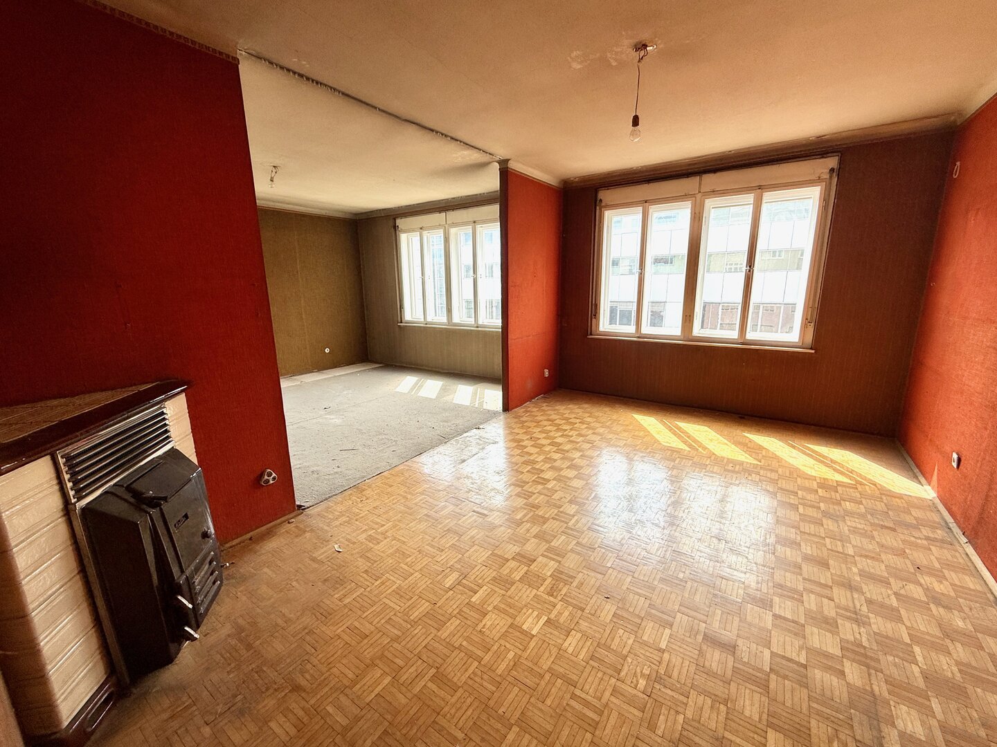 Großzügige 4-Zimmer-Wohnung mit Entwicklungspotenzial – super Anbindung!