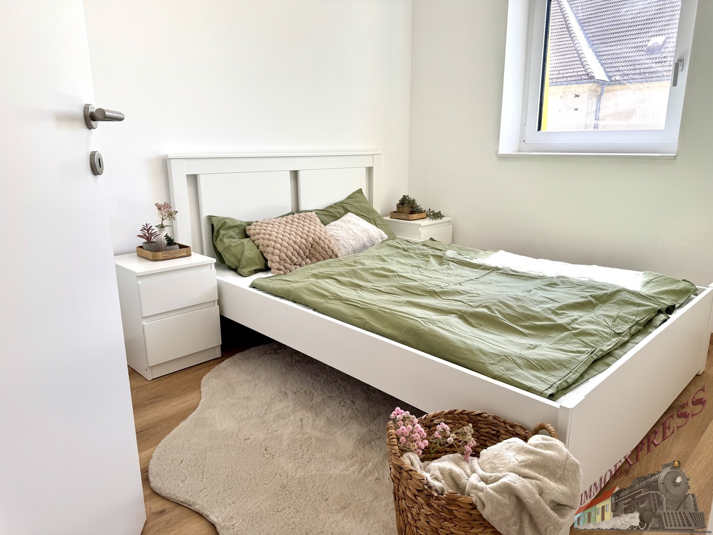 Sehr gut gelegene 2 Zimmer Mietwohnung - Erstbezug mit Küche sowie wahlweise mit Klimaanlage und Parkplatz im Innenhof