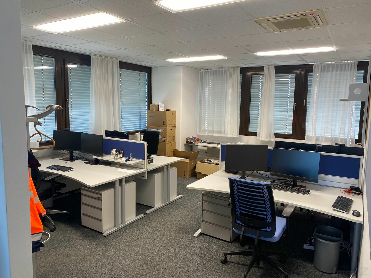 Büros ab ca. 22 m²  oder ganze Etage im 2.OG - Wien 23 - gesamt 661 m²