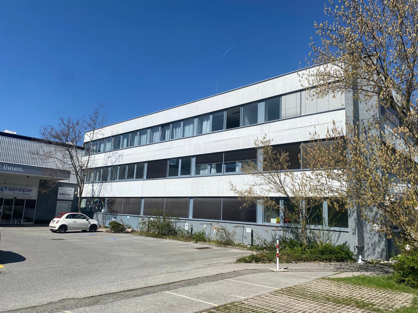 Wien 23: Büros in verschieden Größen ab ca. 21 m² im 1.OG oder die ganze Etage 2.OG - gesamt 661 m²- teilbar