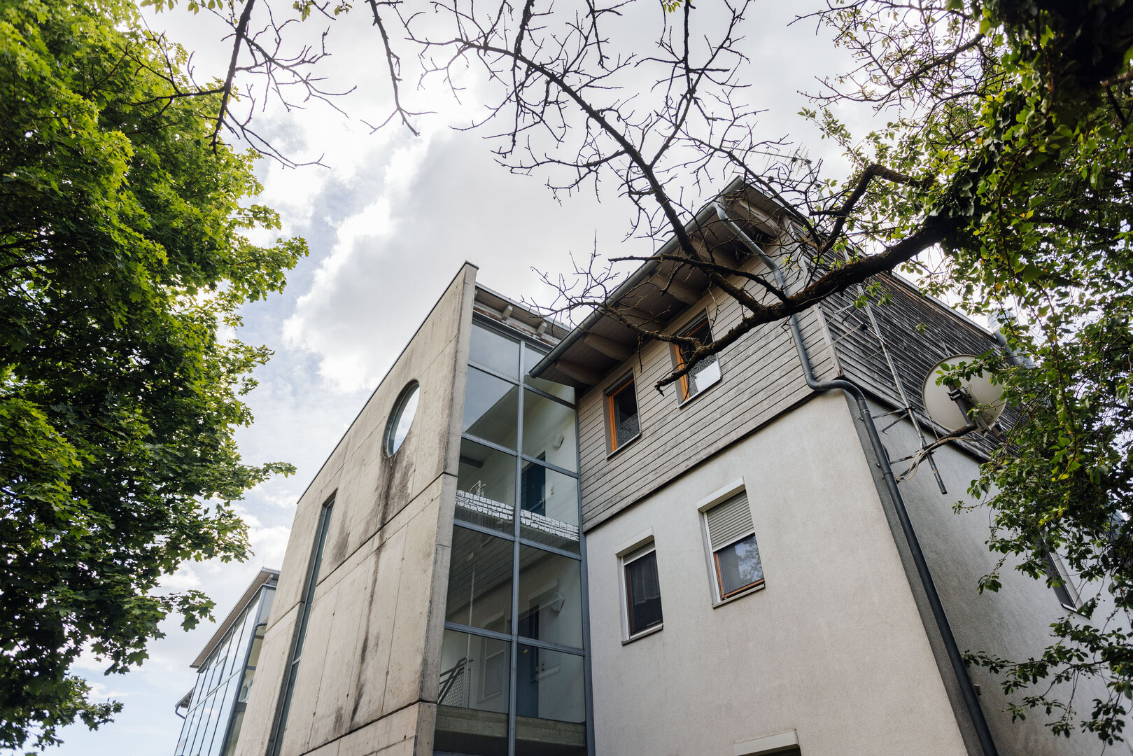 Wetzelsdorf: Ideale Familien-Wohnung: 4 Zimmer, 2 Balkone, inkl. Tiefgaragenplatz!