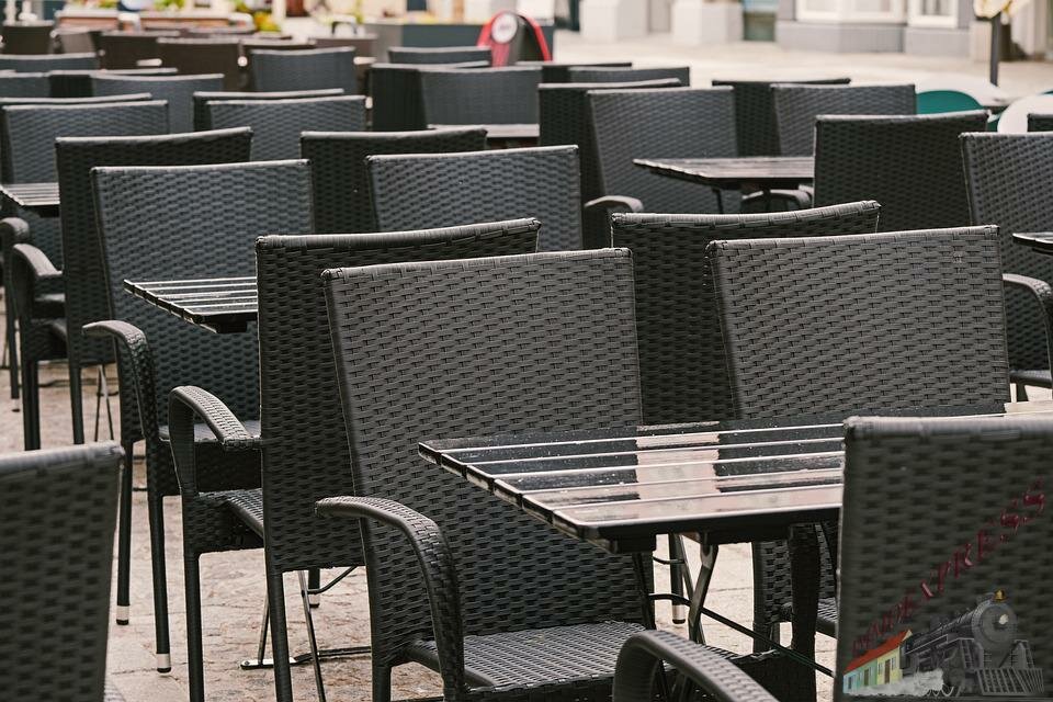 Gastronomiebetrieb mit großem Gastgarten sucht Nachfolger/In