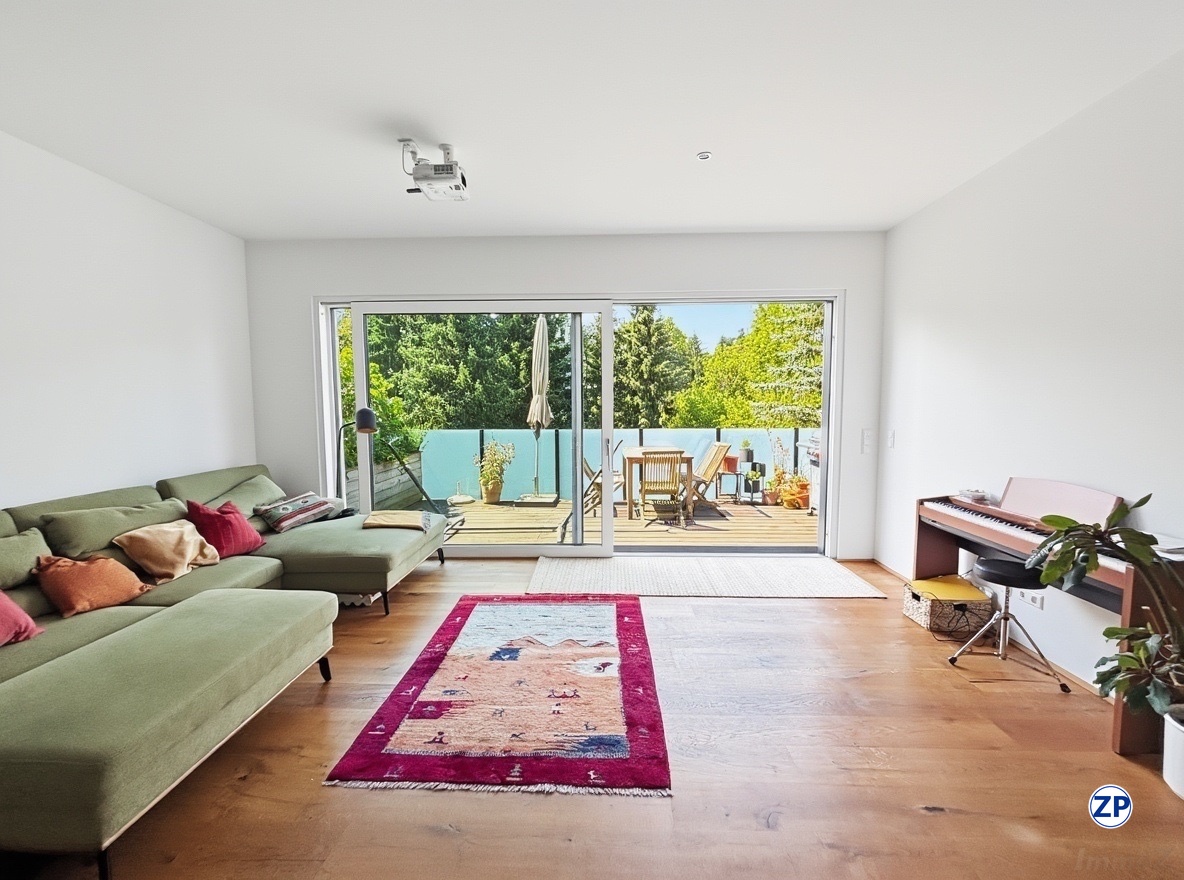 Moderne 4-Zimmer-Dachgescho�wohnung mit Villencharakter, gro�em Balkon und Garage am Wienerwald /  / 1140&nbsp;Wien / Bild 1