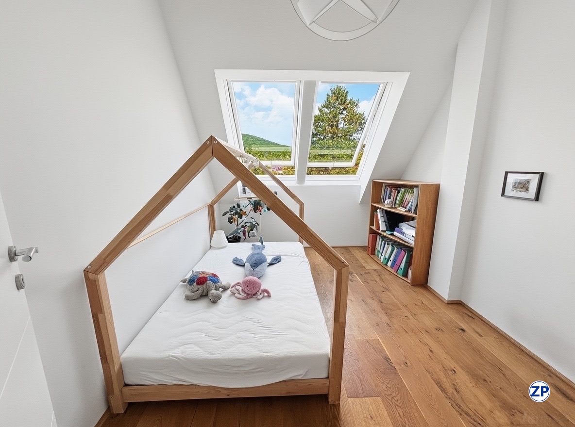 Moderne 4-Zimmer-Dachgescho�wohnung mit Villencharakter, gro�em Balkon und Garage am Wienerwald /  / 1140&nbsp;Wien / Bild 5