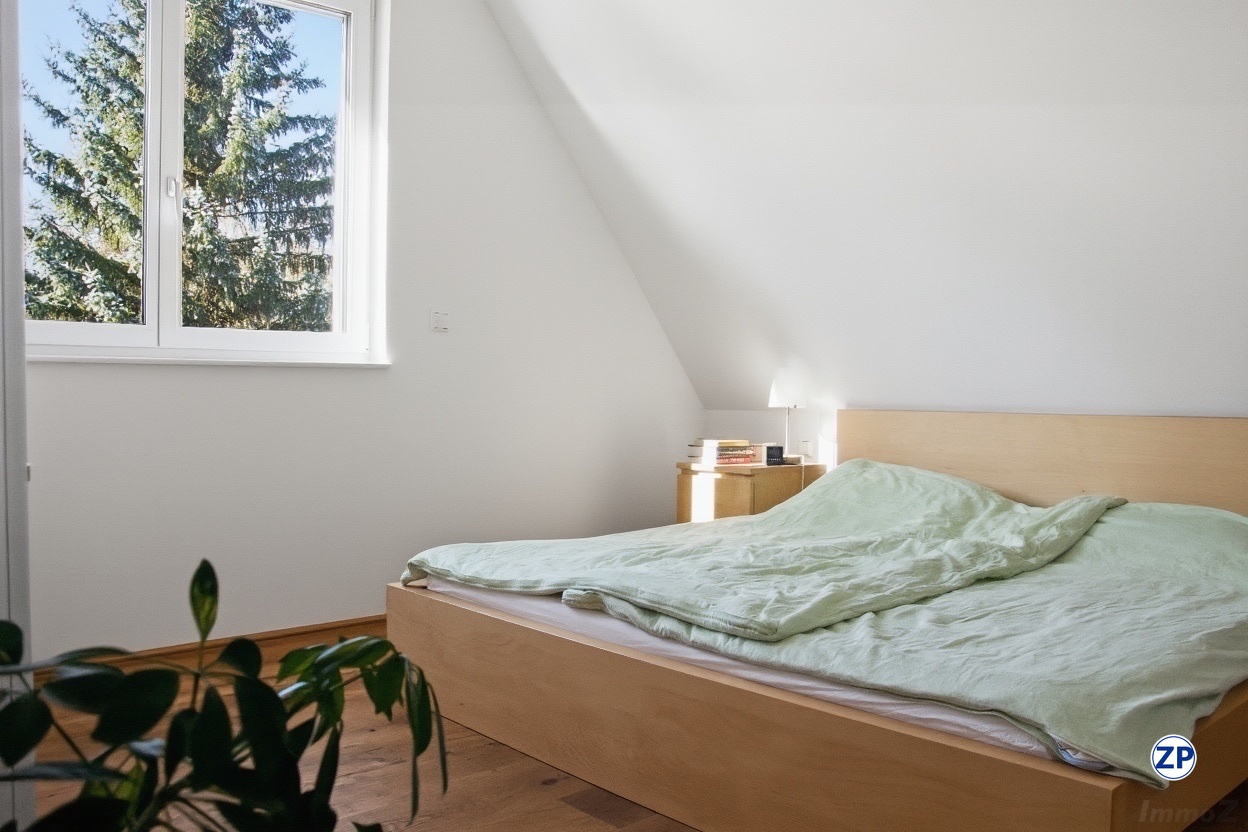Moderne 4-Zimmer-Dachgescho�wohnung mit Villencharakter, gro�em Balkon und Garage am Wienerwald /  / 1140&nbsp;Wien / Bild 6