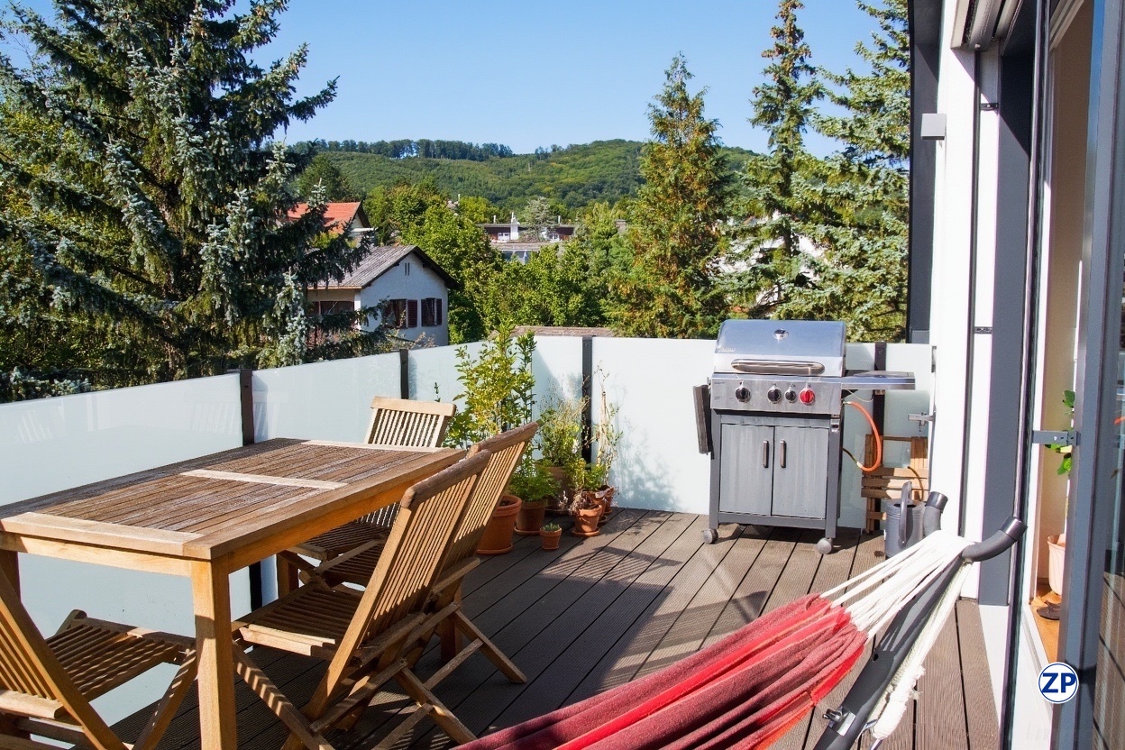 Moderne 4-Zimmer-Dachgescho�wohnung mit Villencharakter, gro�em Balkon und Garage am Wienerwald /  / 1140&nbsp;Wien / Bild 4