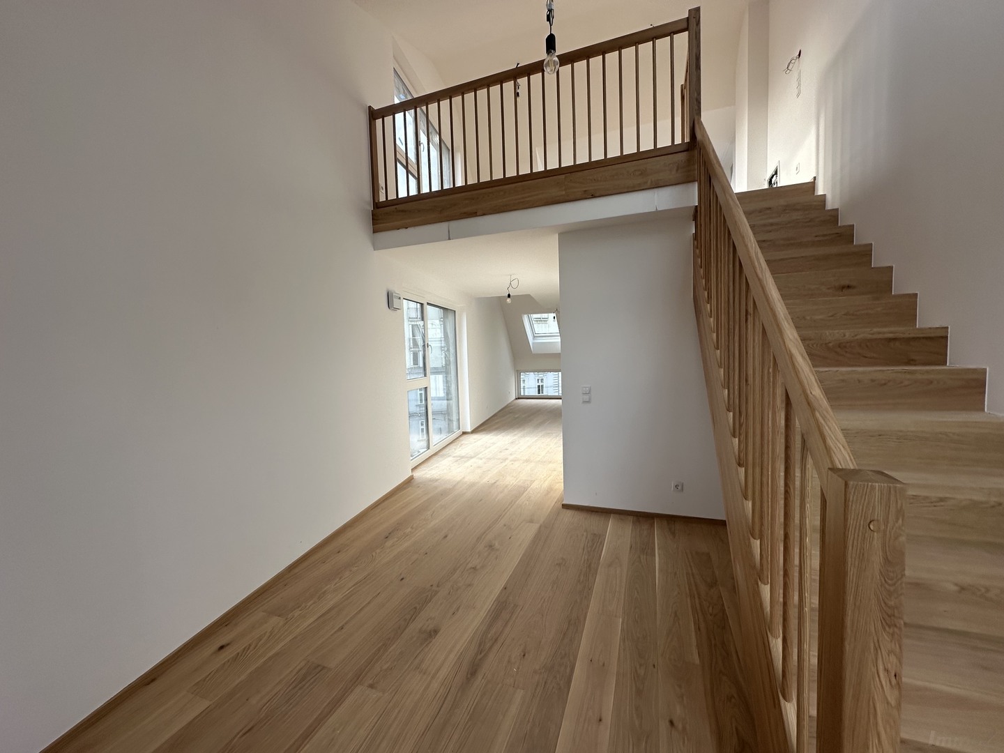 Stiege in die Galerie
