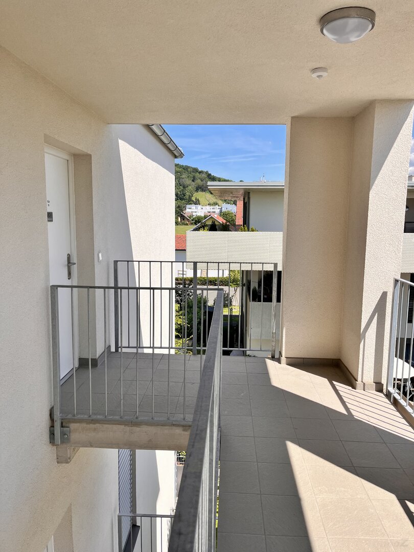 Zugang zur Wohnung mit Vorplatz
