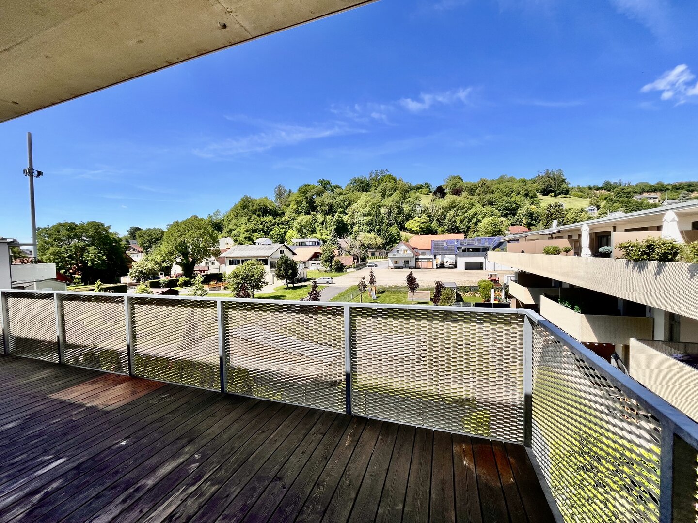 Neuwertige 3 Zimmer Terrassen Wohnung - im Grünen - Penthouse Flair - besuchen Sie auch auch die 360 Grad Tour