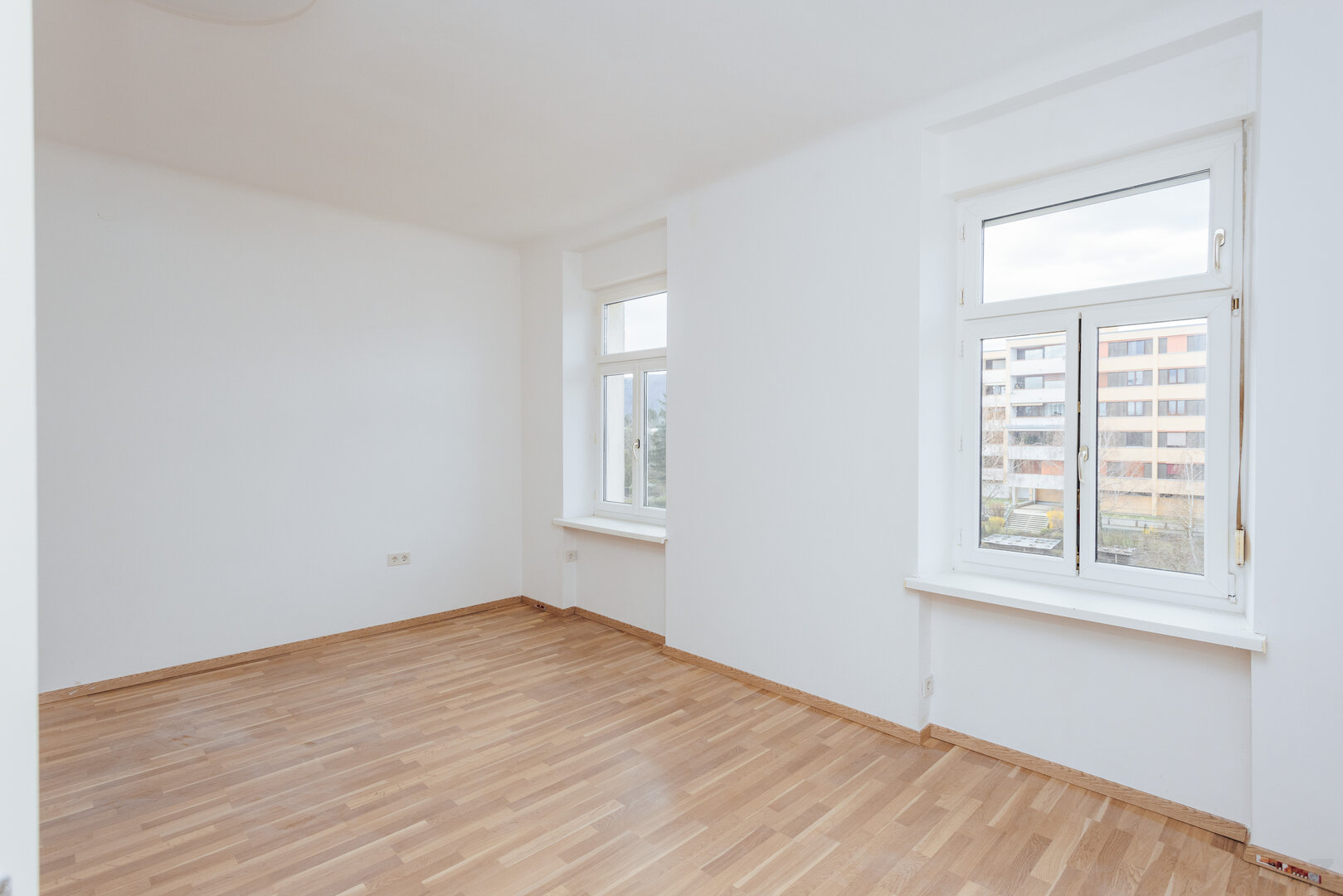 Helle und großzügige 4-Zimmerwohnung in Graz Eggenberg mit kostenlosen Parkplätzen zu verkaufen