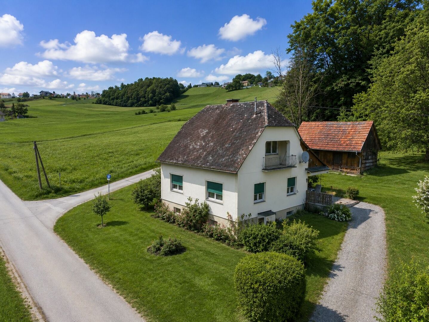 Ideale Lage für Ruhesuchende - sanierungsbedürftiges Wohnhaus