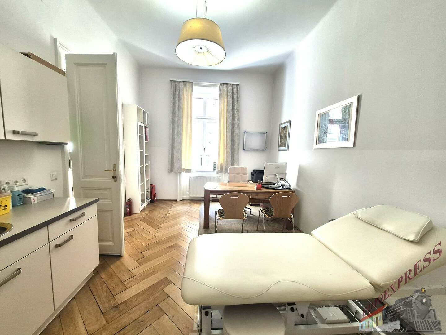PROVISIONSFREI! Helle 40 m² Ordination in 1050 Wien, gut angebunden, Parkmöglichkeiten vorhanden.