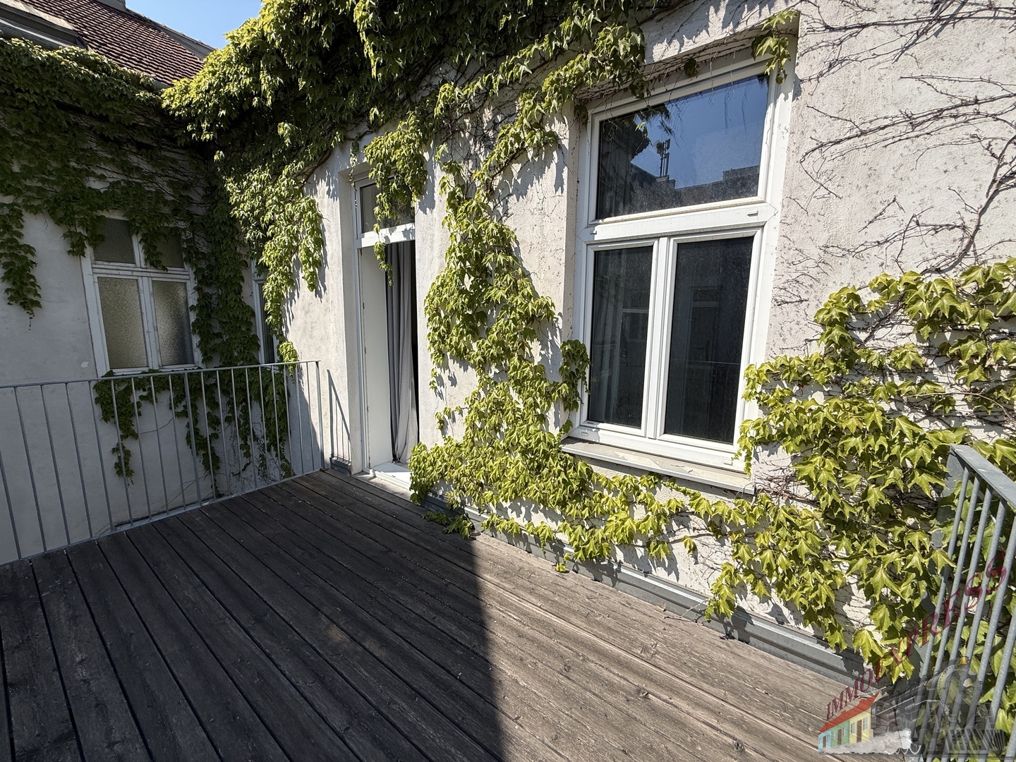 Top sanierte 2-Zimmer Wohnung mit Terrasse