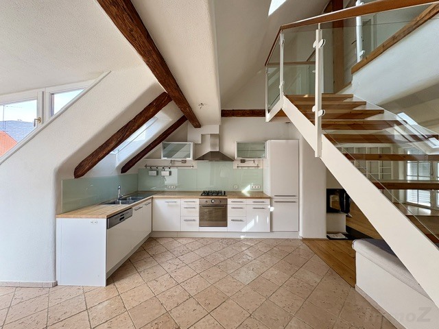 5 Zimmer Dachgeschossgalerie - Maisonettwohnung mit großer Terrasse und Balkon OHNE Lift