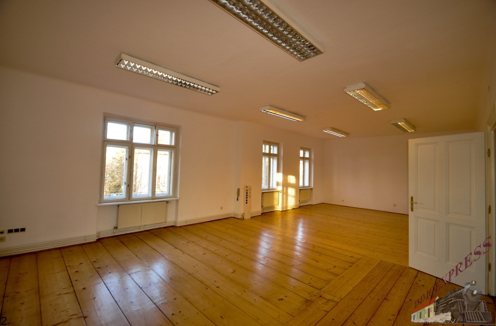 Villa in gut frequentierter und auch repräsentativer Lage! Ideal als Rechtsanwaltskanzlei oder Praxisraum und dgl. geeignet