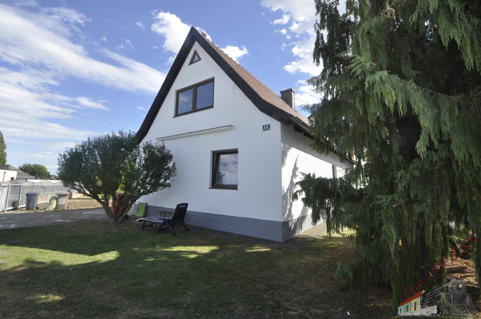 Generalsaniertes Einfamilienhaus mit, Dachterrasse, Doppelgarage und gepflegtem Garten