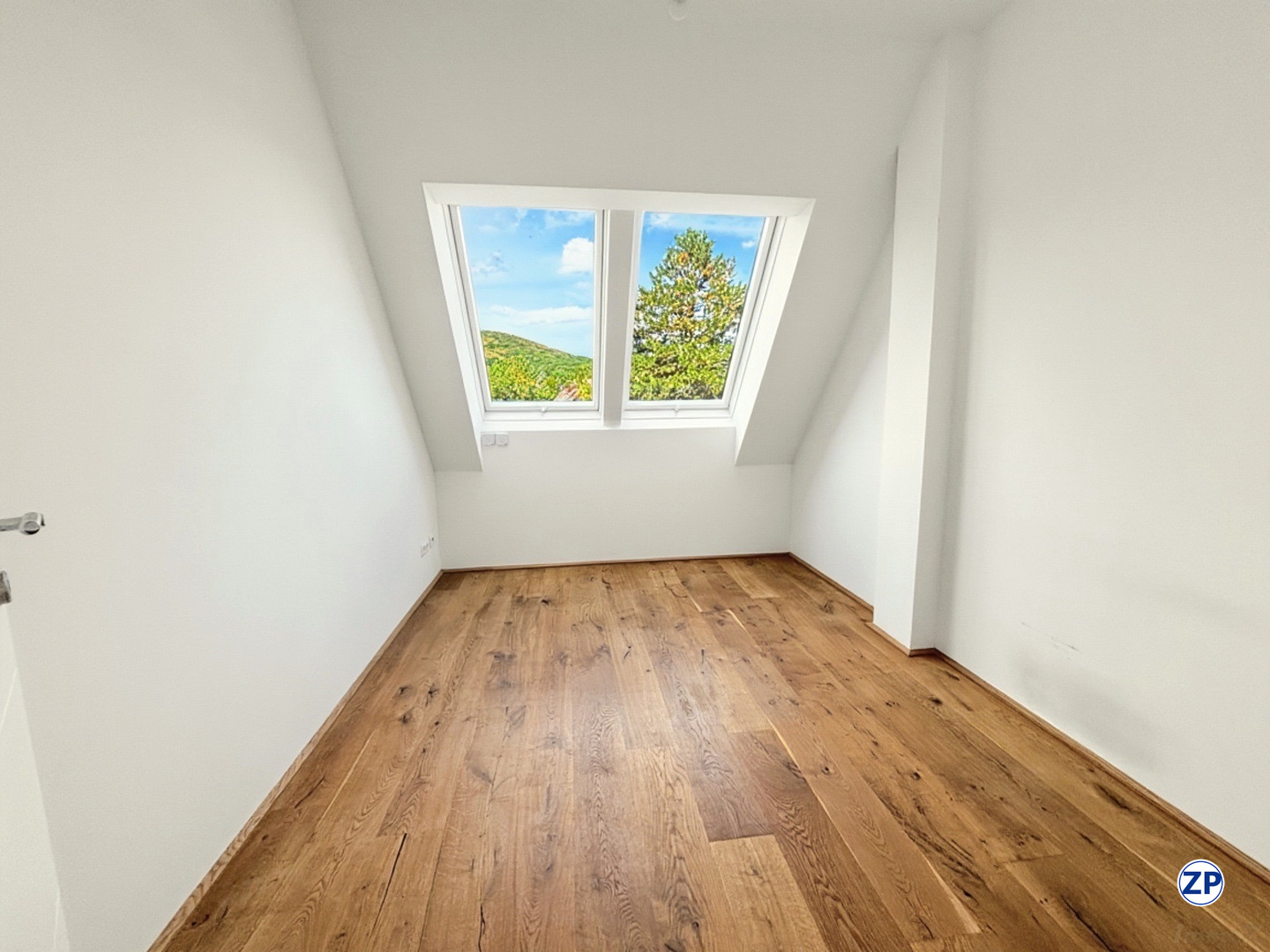 Moderne 4-Zimmer-Dachgescho�wohnung mit Villencharakter, gro�em Balkon und Garage am Wienerwald /  / 1140&nbsp;Wien / Bild 5