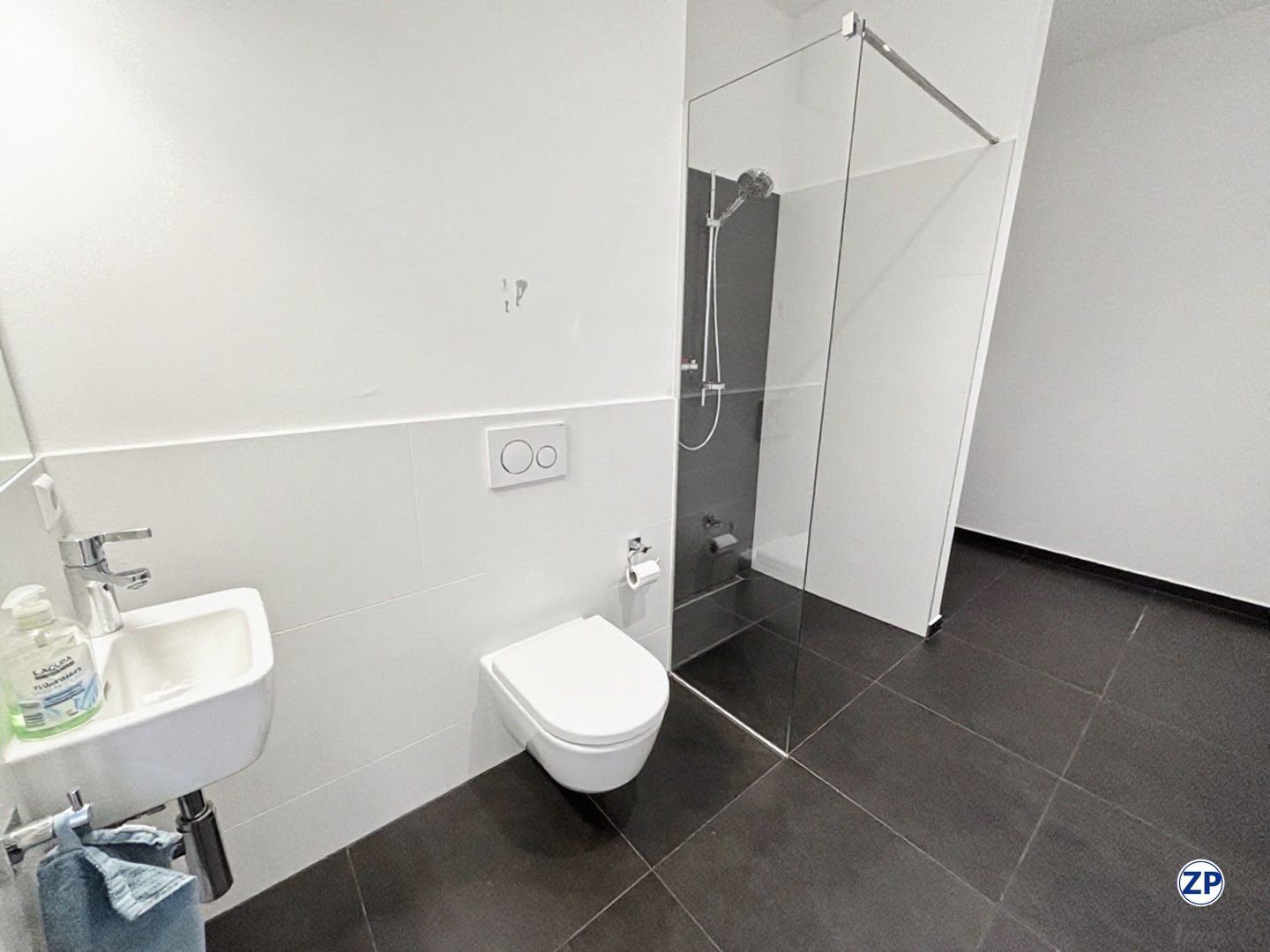Moderne 4-Zimmer-Dachgescho�wohnung mit Villencharakter, gro�em Balkon und Garage am Wienerwald /  / 1140&nbsp;Wien / Bild 7